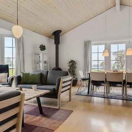 4 Bedroom In Holiday home *